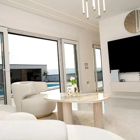 Golden View Sauna & Villa *
