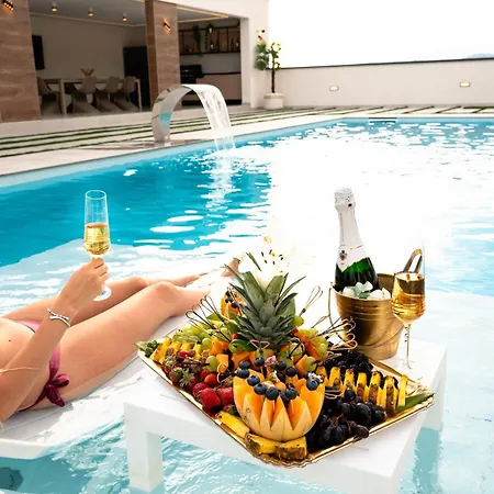 Villa Golden View Sauna & *