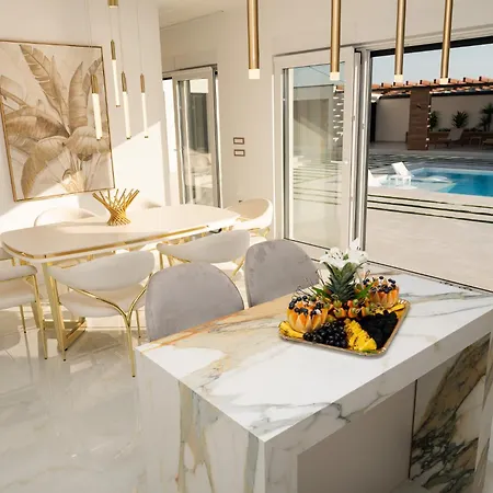 Golden View Sauna & *