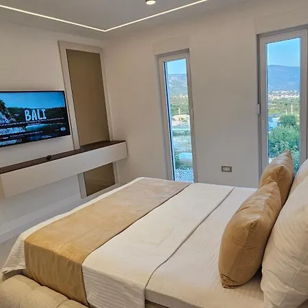 Golden View Sauna & *