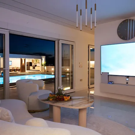 Golden View Sauna & Villa *